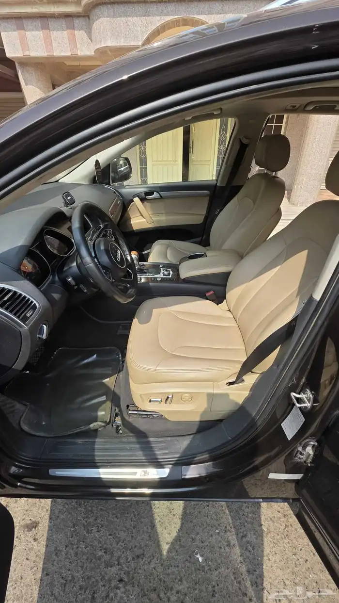 The 2014 Audi Q7 is a luxury SUV that combines style perform 3