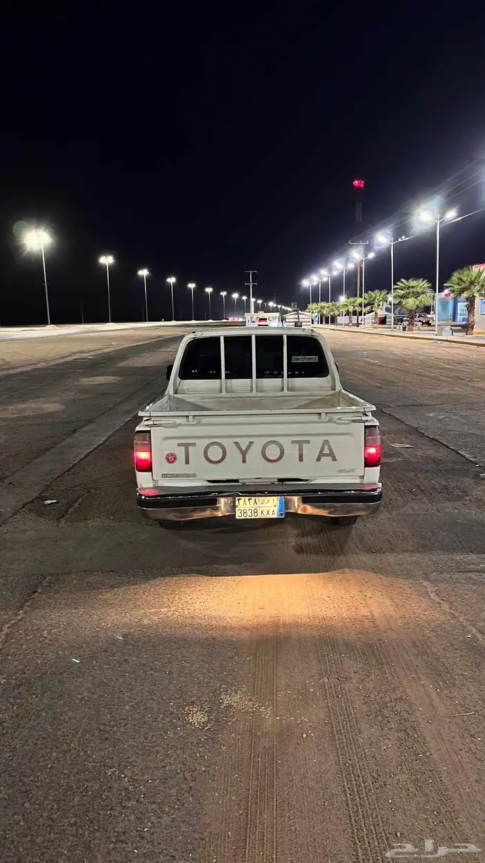 هايلوكس ماشاءالله تبارك الله نظيفه وعلى الشرط وعلى الفحص 2