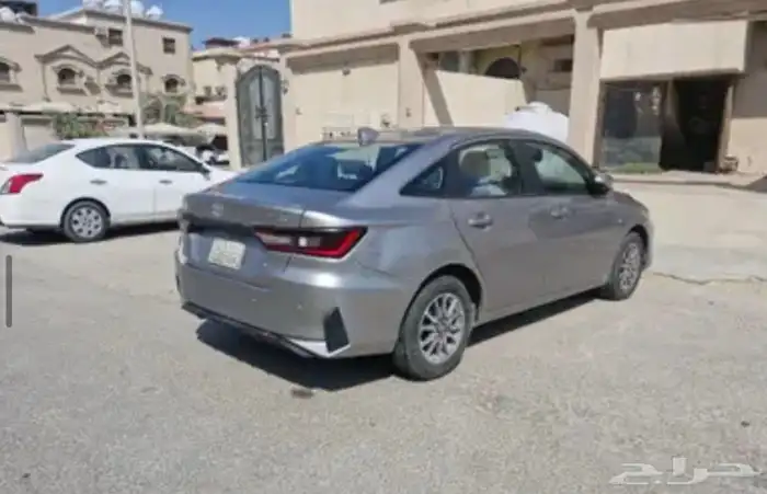 يارس 23 بحاله ممتازه وممشى قليل 2