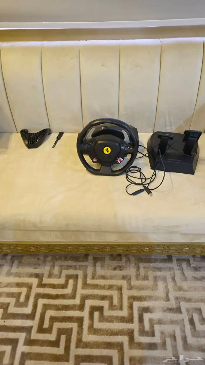 دركسون فيراري مع دعاسات مستخدم لمده ثلاث شهور وشبه جديد Xbox 2