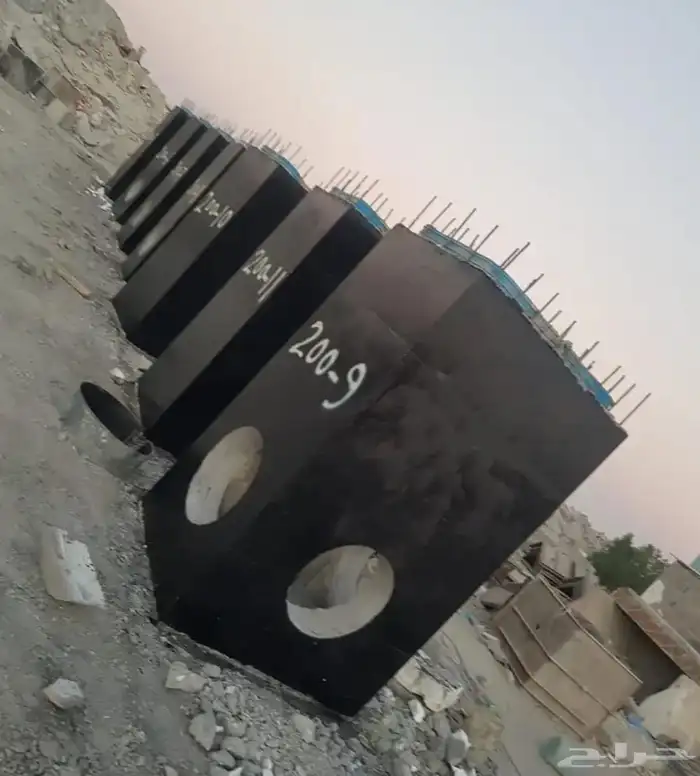 حواجز خرسانية نيوجرسي قواعد أعمدة انارة 13