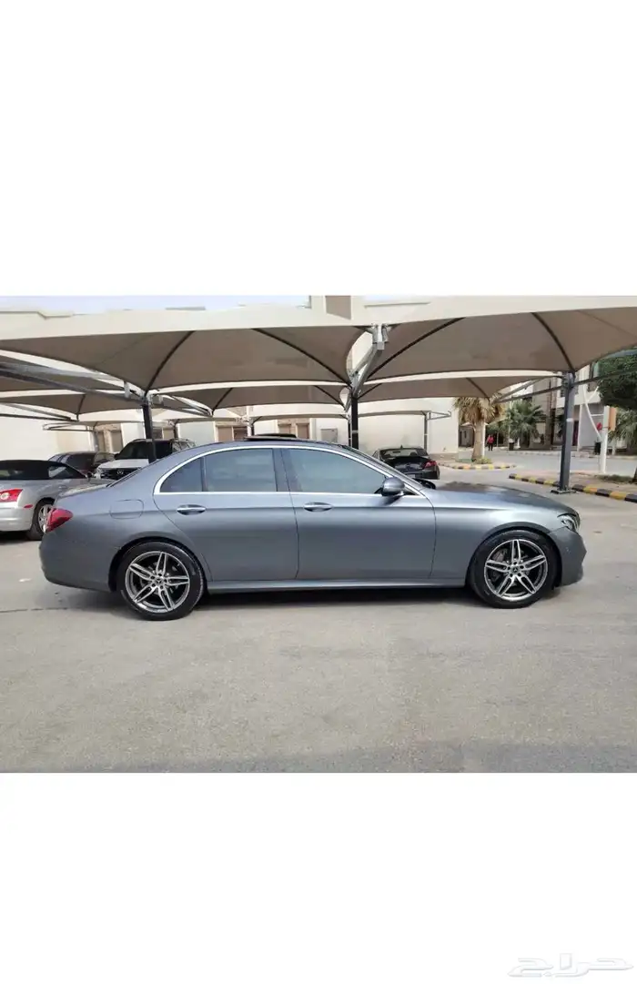 للجاد فقط  مرسيدس E200 رمادي مات   نظيفة ومواصفات عالية 5