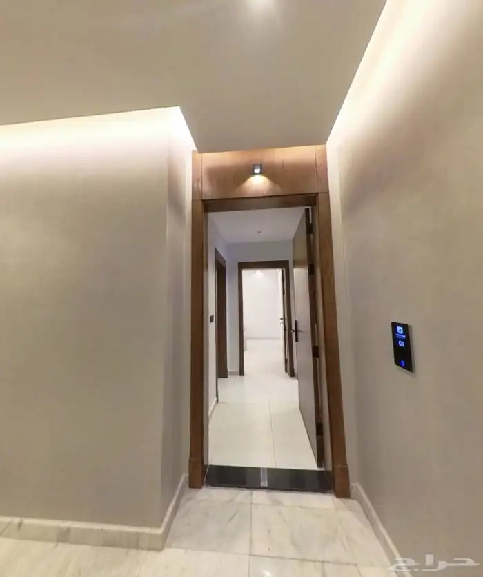 شقة للبيع في جدة 4 غرف وصالة وموقف خاص بسعر مميز جدا 1