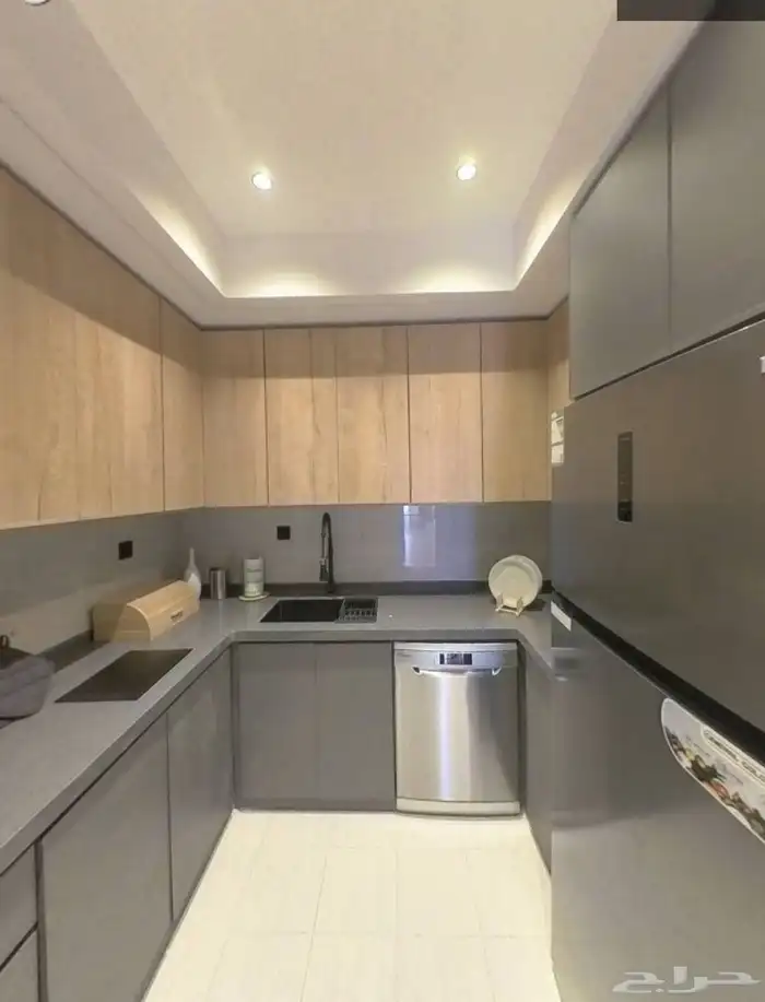 شقة للبيع في جدة 4 غرف وصالة وموقف خاص بسعر مميز جدا 3