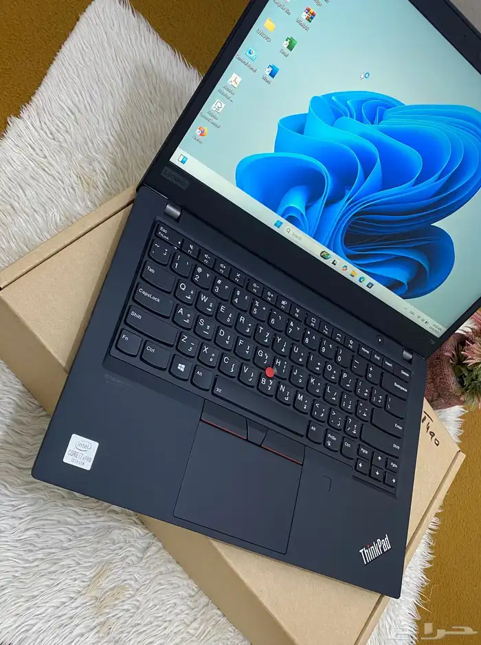 لابتوب لينوفو Thinkpad T14 شاشه لمس كور i7 شبه الجديد 17