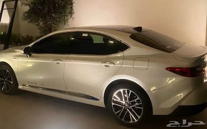 كامري لومير 4