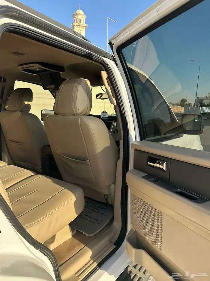 فورد اكسبيدشن قصير 2013 ( دبل ) شبه الجديد 2 مالك من الوكالة 9