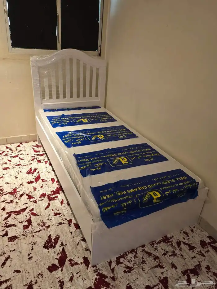 سرير خشب نفر واحد او نفر ونص الون ابيض جديد 1