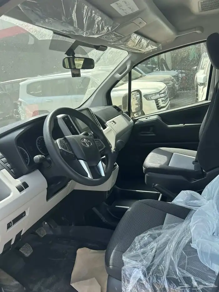 تويوتا باص هايس 13 راكب 2026 قير عادي ديزل. أقل سعر 5