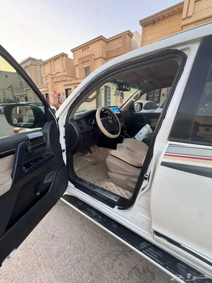 بيع لاندكروزر 2010دبل V8بستون 4