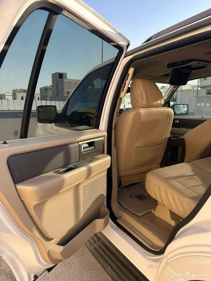 فورد اكسبيدشن قصير 2013 ( دبل ) شبه الجديد 2 مالك من الوكالة 7