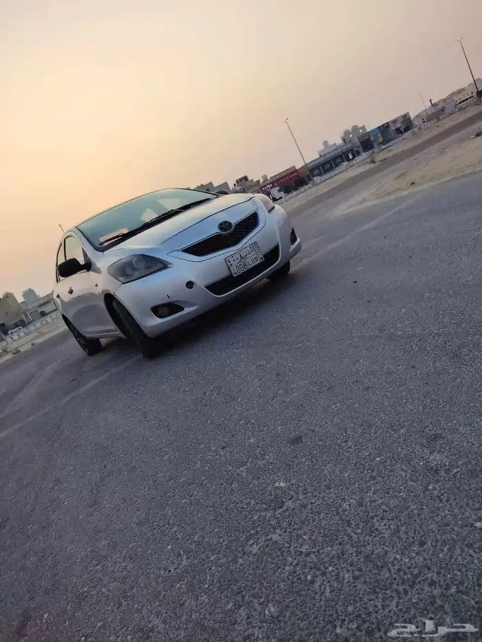 يارس 2009 قير تامتيك للبيع 1