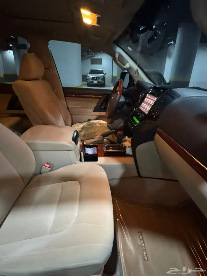 لاندكروزر نظيف جدا ممشى قليل 11