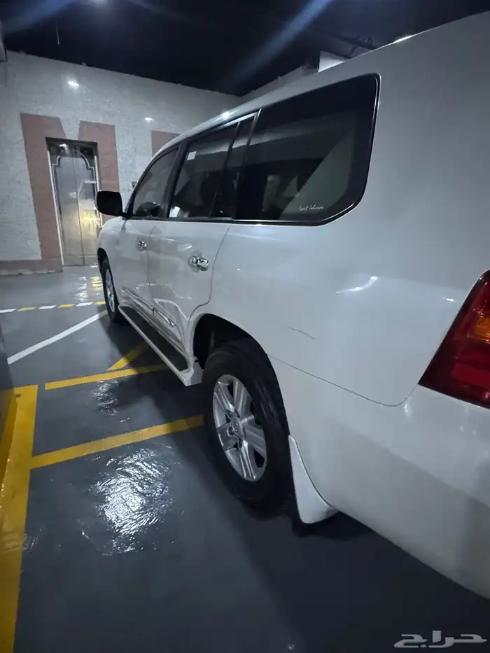 لاندكروزر نظيف جدا ممشى قليل 9