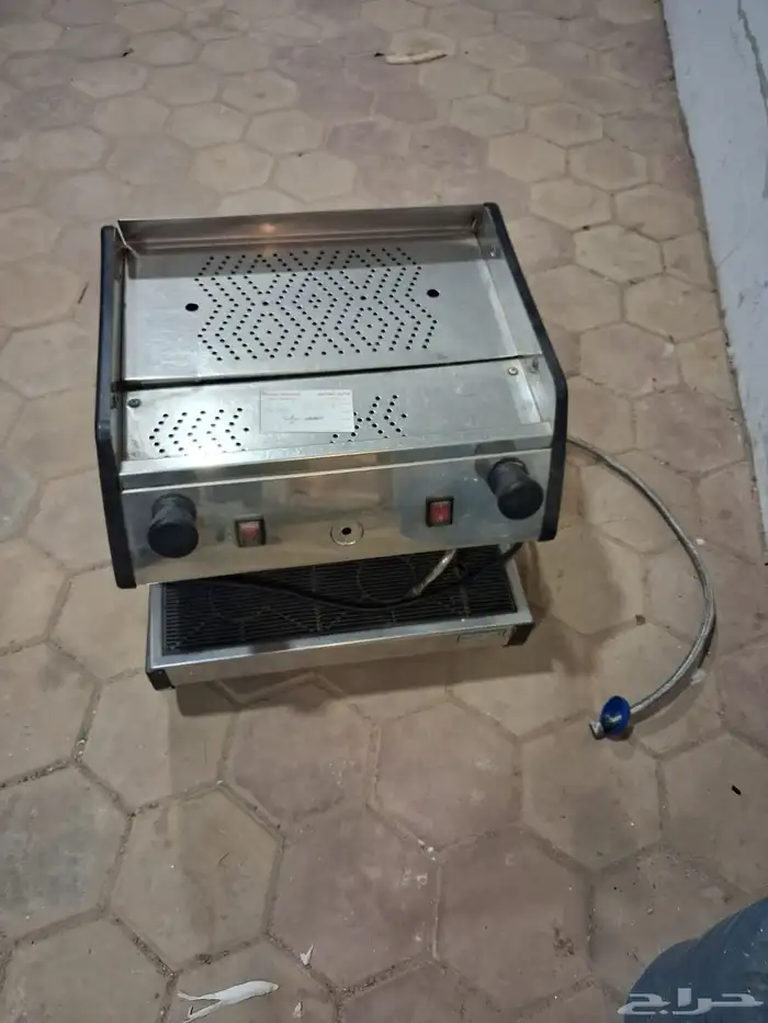 عدة بوفية. كاشير مكينة عصير واغراض اخرا 7