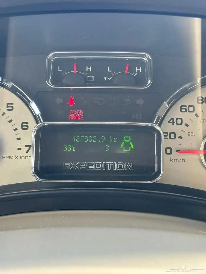 فورد اكسبيدشن قصير 2013 ( دبل ) شبه الجديد 2 مالك من الوكالة 12