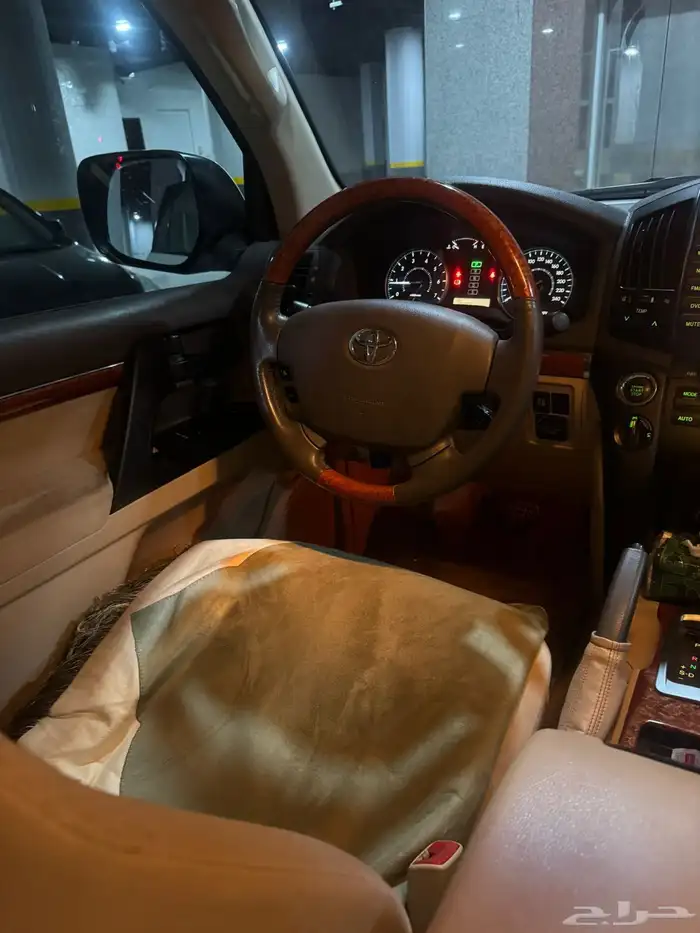 لاندكروزر نظيف جدا ممشى قليل 17