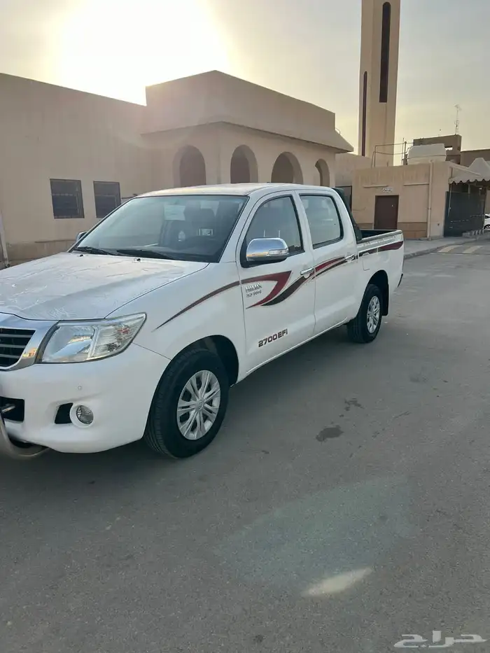 للبيع هايلوكس 2014 شبه جديد 0