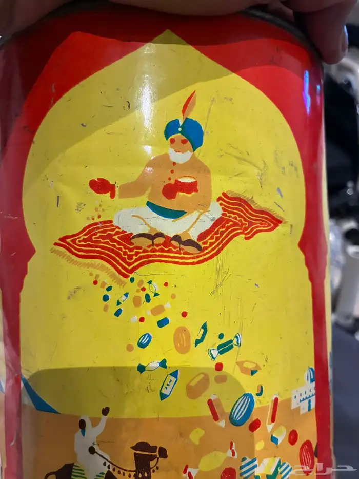 علبه حلويات قديمه 2