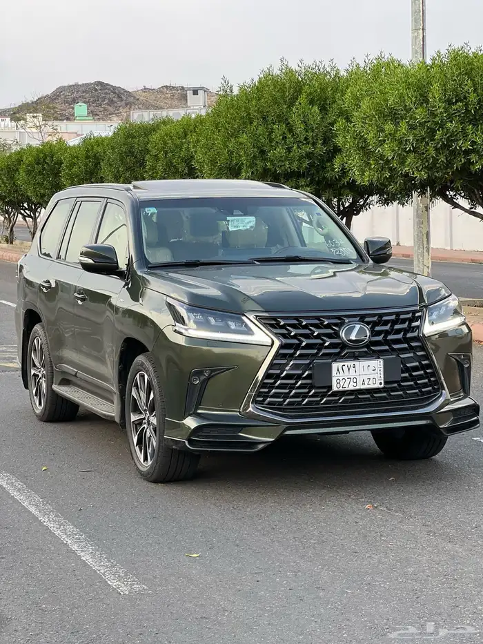 لكزس بلاك اديشن 2021 3