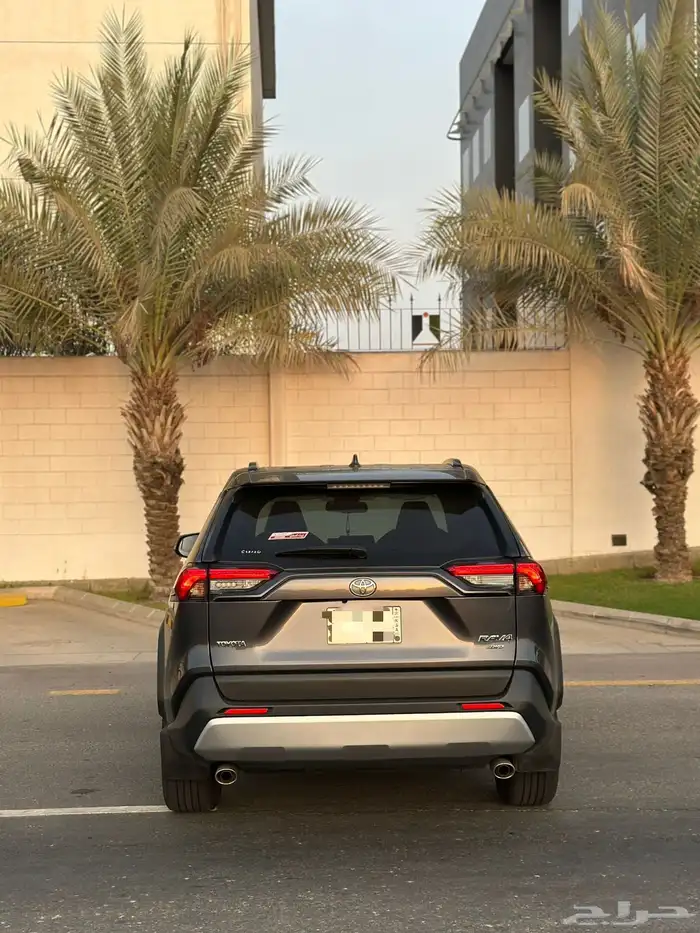 تويوتا راف فور ادفنشر 2024 شبه جديد بنزين 10