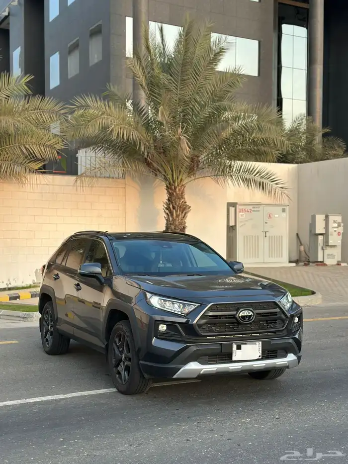 تويوتا راف فور ادفنشر 2024 شبه جديد بنزين 0