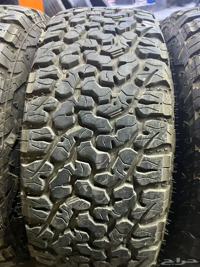 جنوط فيول 6 مسمار مع كفرات ودواي نص حجري مقاس 285 70 17  25 8