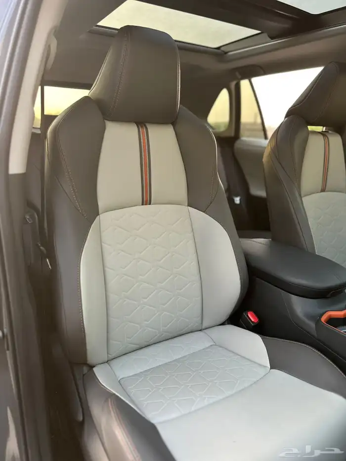 تويوتا راف فور ادفنشر 2024 شبه جديد بنزين 20