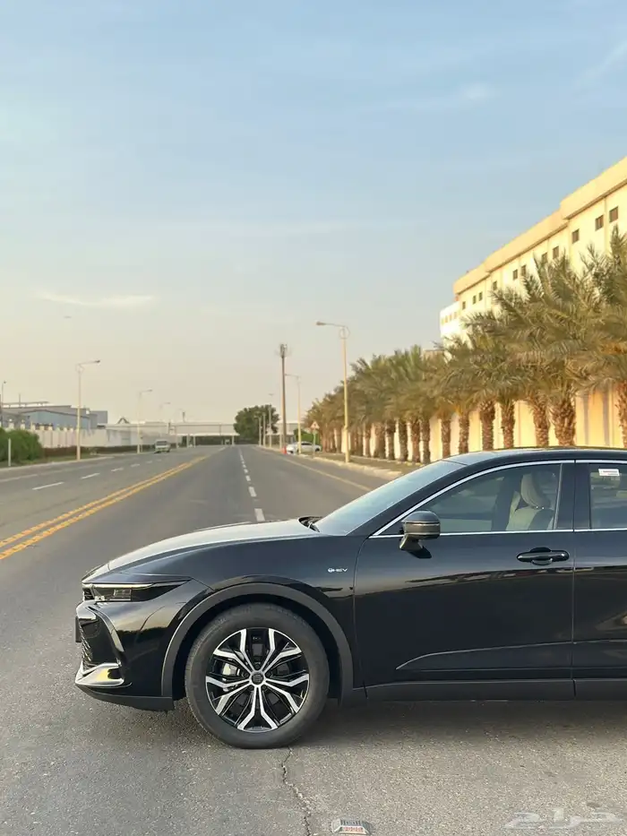 تويوتا كراون بريميوم 2025 شبه جديدة 4