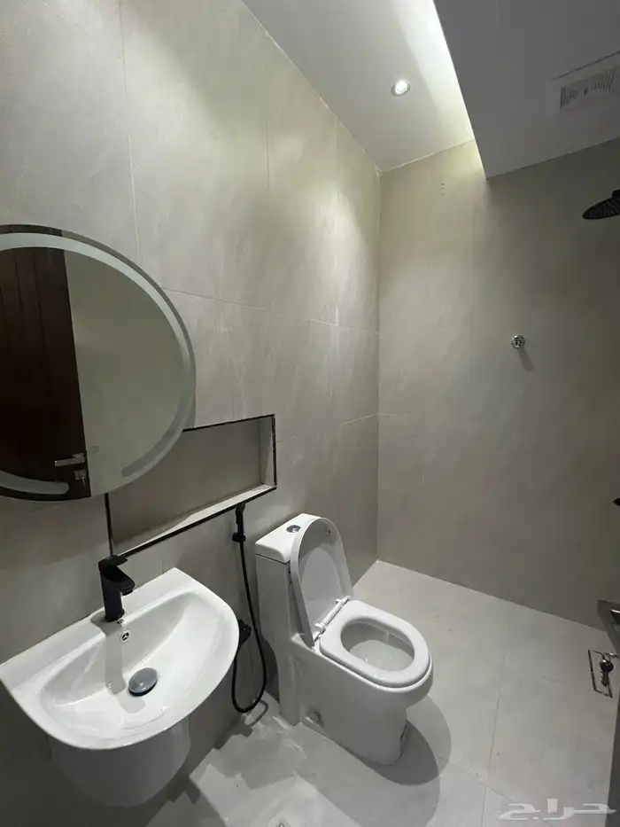 فلل روف أرضيه وعلويه حي الصفاء 11