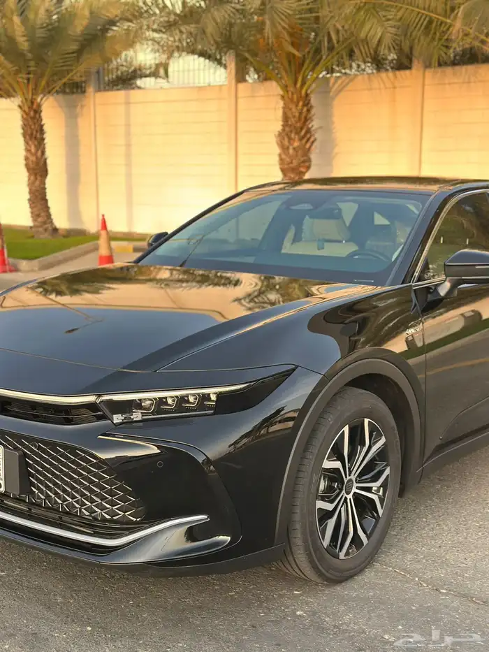 تويوتا كراون بريميوم 2025 شبه جديدة 3