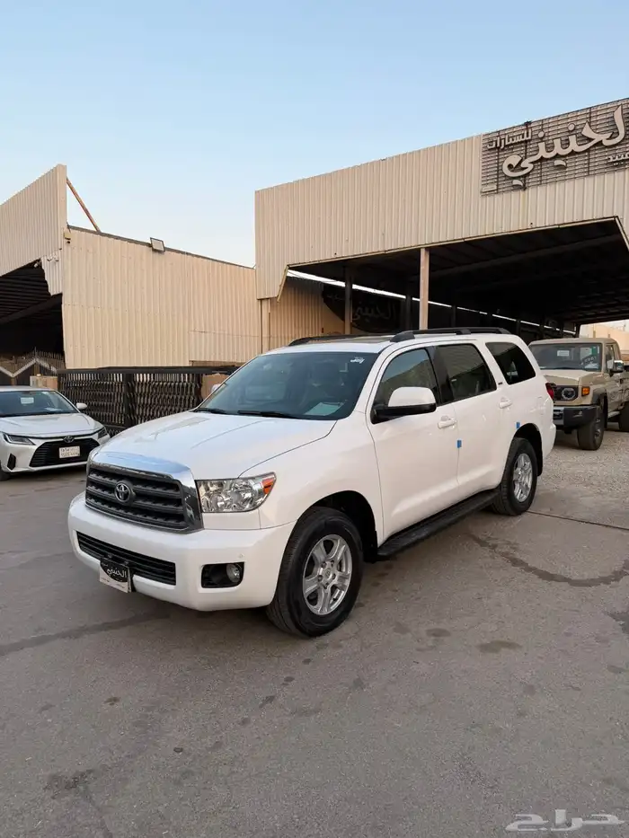 تويوتا سكويا 2013 نص فل سعودي ابيض عداد 255 الف 1