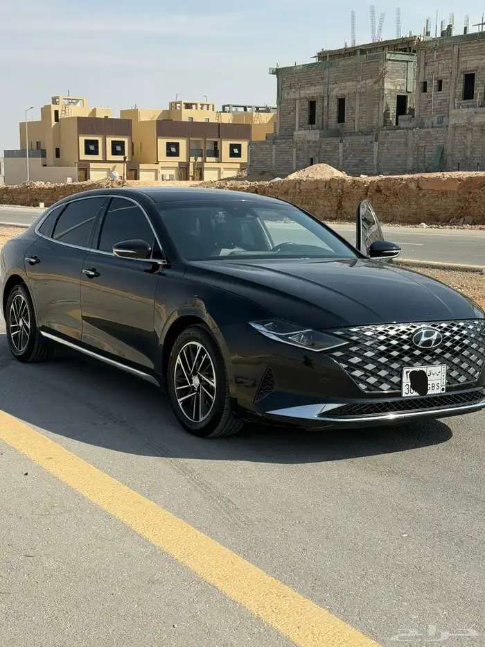 هيونداي ازيرا لون اسود داخلي أسوده ممشى قليل محركات بلد 3