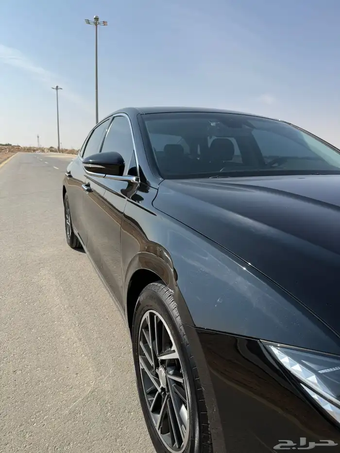 هيونداي ازيرا لون اسود داخلي أسوده ممشى قليل محركات بلد 9