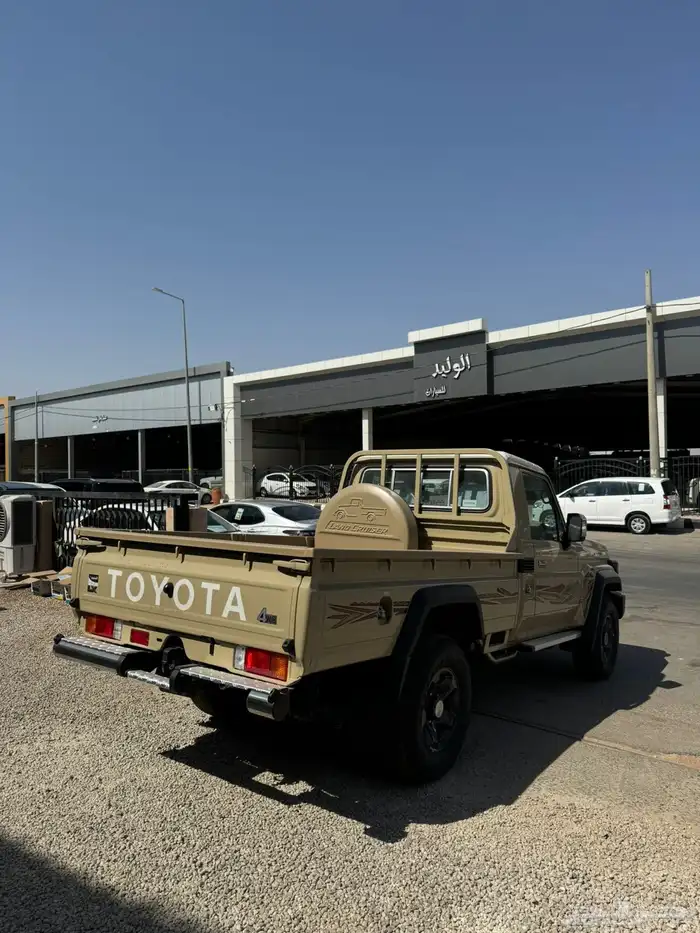 تويوتا شاص 2025 ديزل فل كامل رفرف قير عايدي سعودي جديد 5