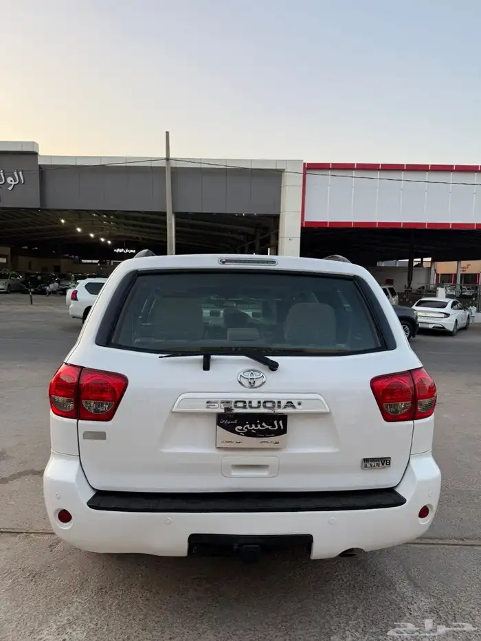 تويوتا سكويا 2013 نص فل سعودي ابيض عداد 255 الف 6