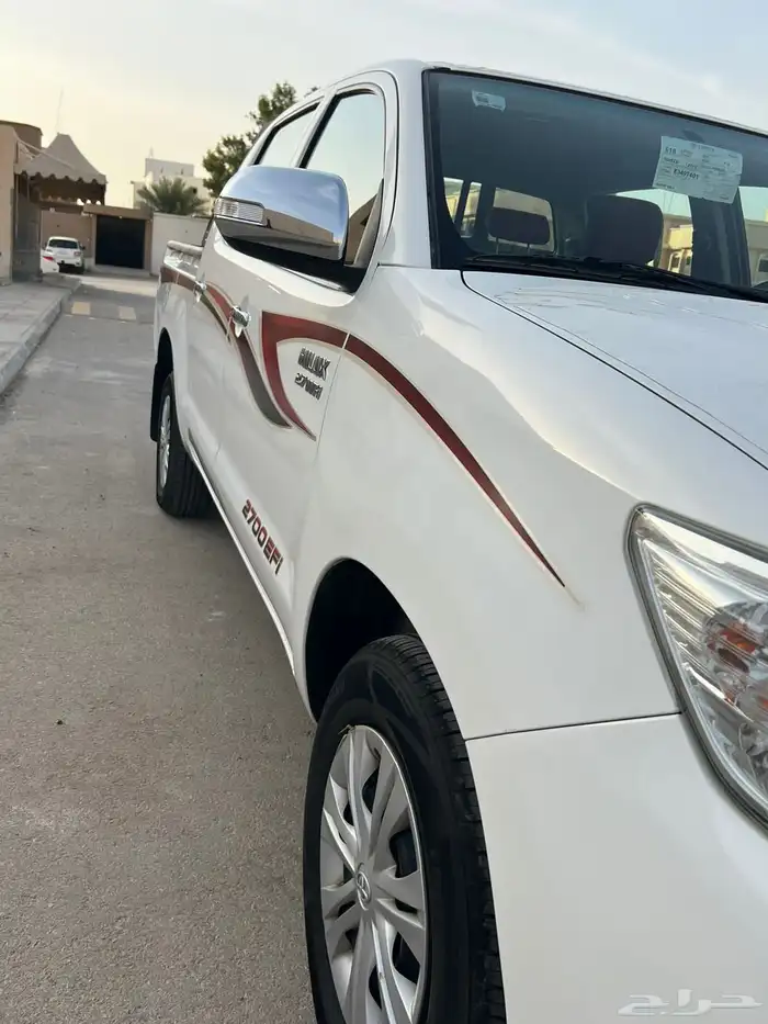 للبيع هايلوكس 2014 شبه جديد 2