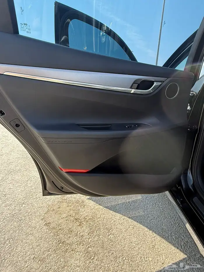 هيونداي ازيرا لون اسود داخلي أسوده ممشى قليل محركات بلد 25