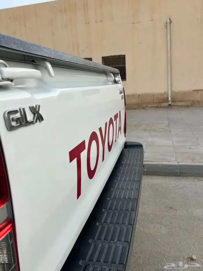 للبيع هايلوكس 2014 شبه جديد 11