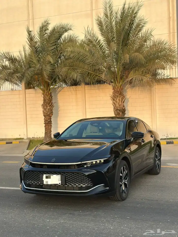 تويوتا كراون بريميوم 2025 شبه جديدة 2