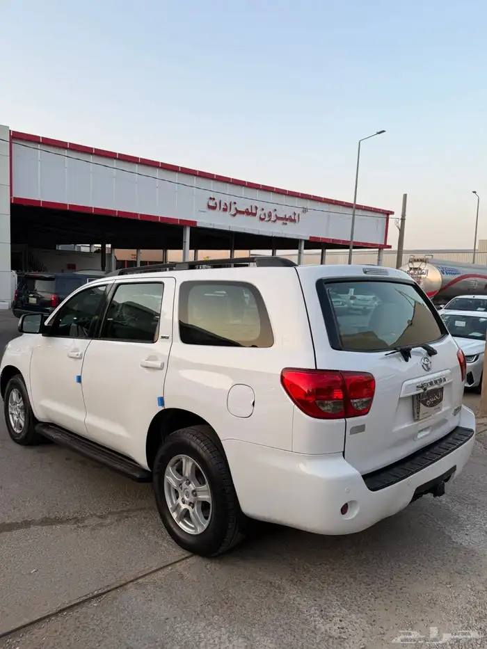 تويوتا سكويا 2013 نص فل سعودي ابيض عداد 255 الف 7
