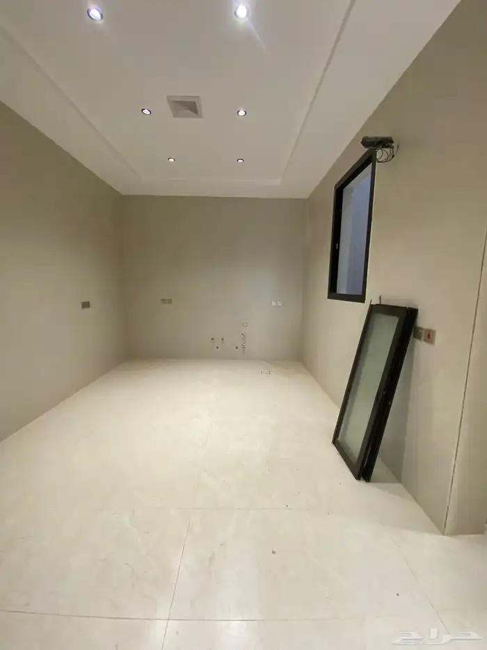 فيلاروف ارضية للبيع حي اليرموك 5