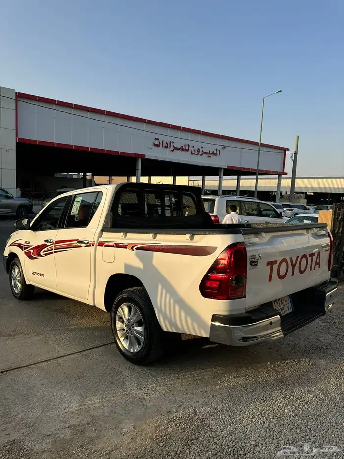 تويوتا هايلوكس 2016 بنزين بدون دبل سعودي عداد 45 الف 6