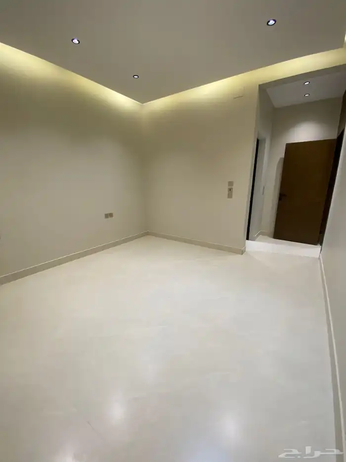 فيلاروف ارضية للبيع حي اليرموك 4