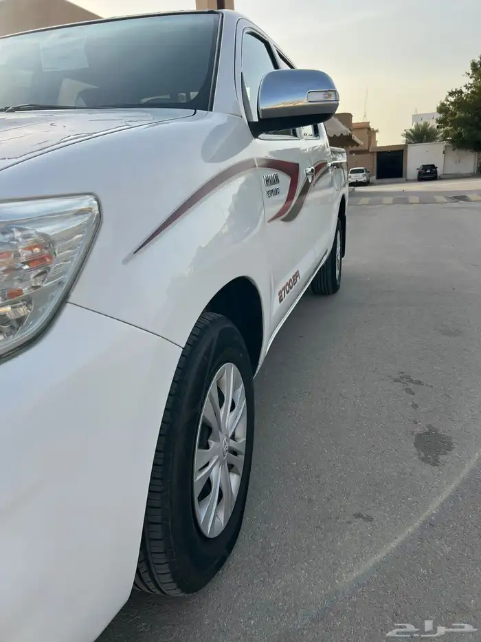 للبيع هايلوكس 2014 شبه جديد 1