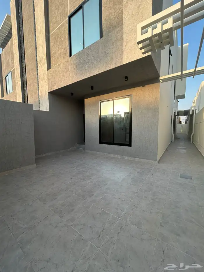 فلل روف أرضيه وعلويه حي الصفاء 1