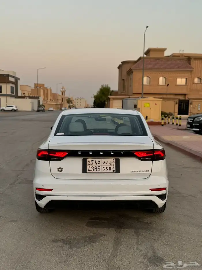 جيلي ام قراند. جديده مافيه اي صدمه جديده ع السوم 0