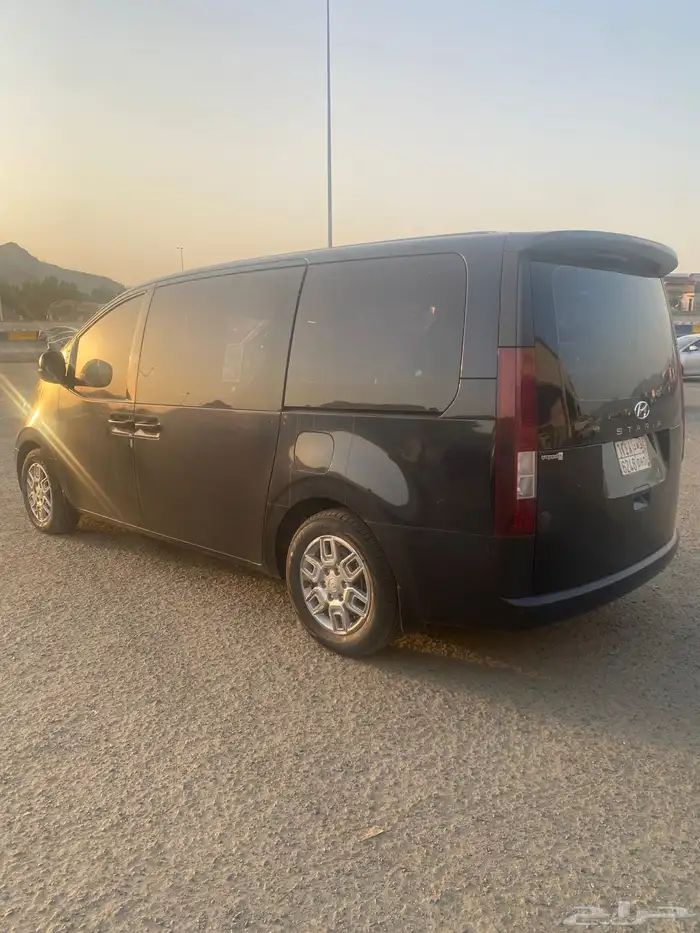 سيارة استاريا 1