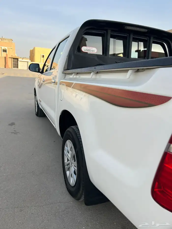 للبيع هايلوكس 2014 شبه جديد 6