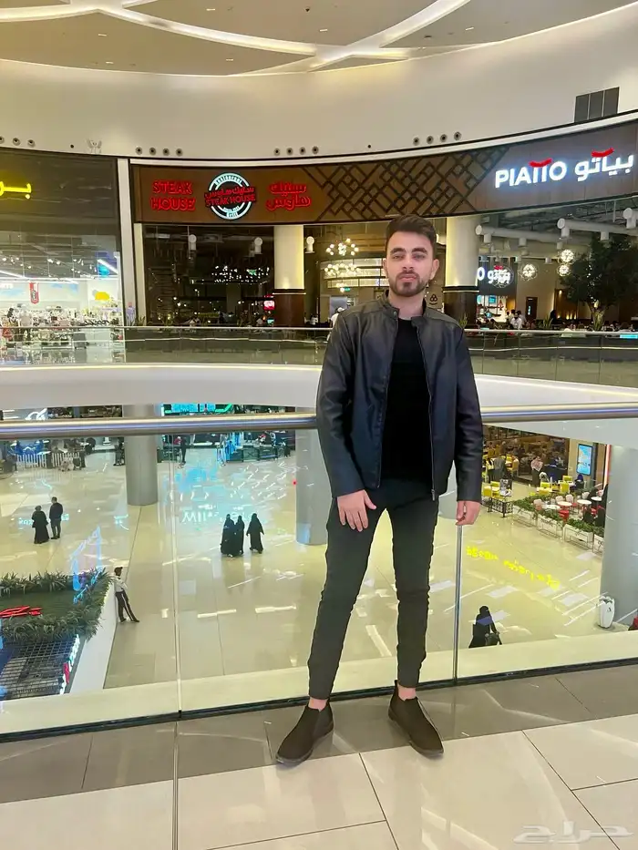 موديل إعلانات احترافي. خبرة بالمجال 3